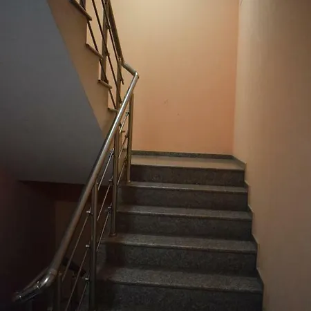 Casa Enzo Warna